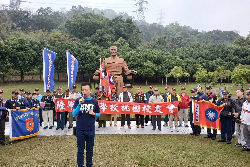 【護蔣公銅像】228防範獨派滋事　陸軍官校500名校友守護慈湖