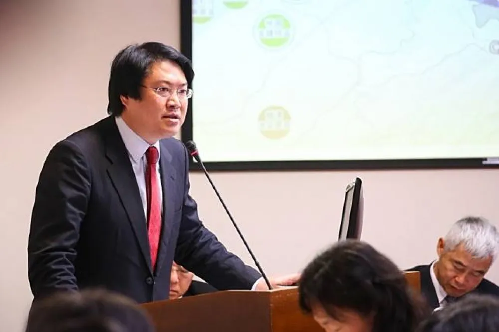林右昌遭菜鳥隨扈擊傷右臉　開鬼門即送醫縫2針