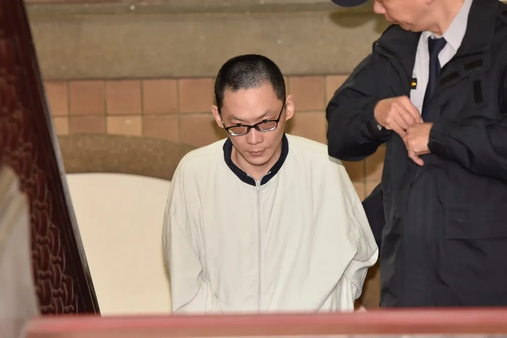 自稱「溥儀」再說小燈泡是閻羅王　王景玉：送她投胎才下手