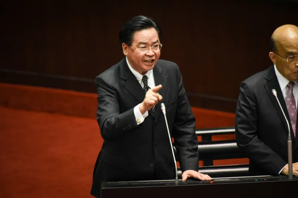 疑似「中國外交部」帳號回應推文　吳釗燮酸：這帳號是真的？