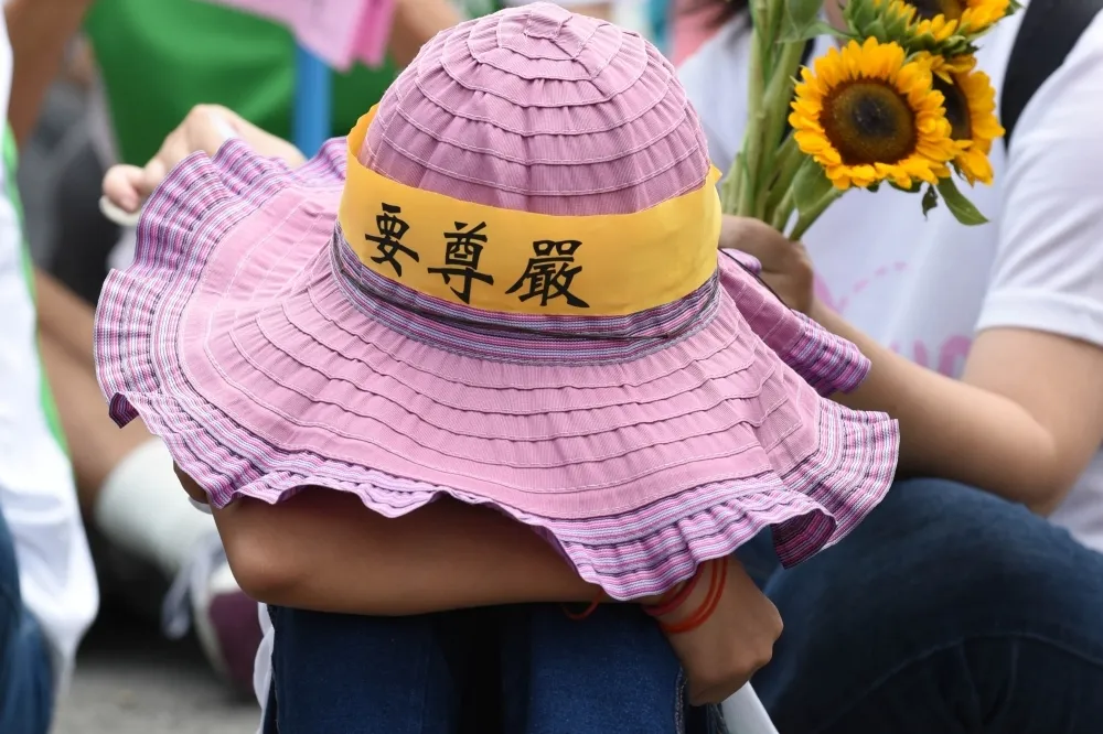 【恐龍家長】凌晨3點傳LINE　「老師已讀未回」竟遭嗆：沒水準