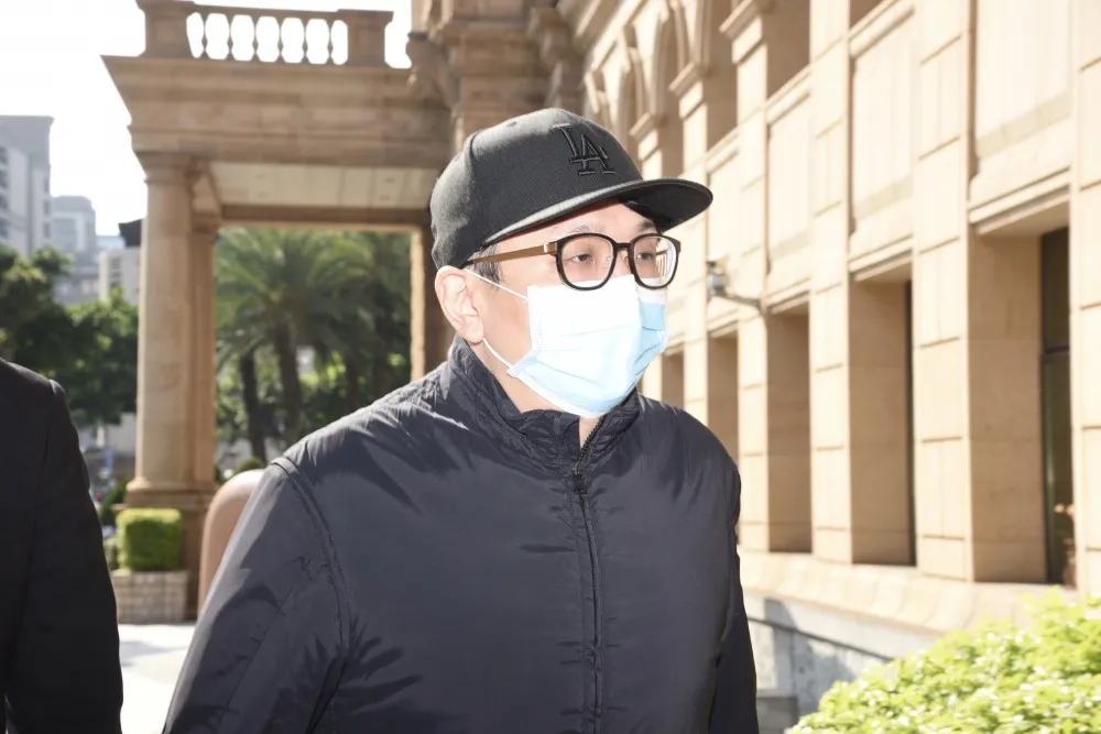 許金龍昨籌2億交保獲釋　今出庭遭投資人提告求償