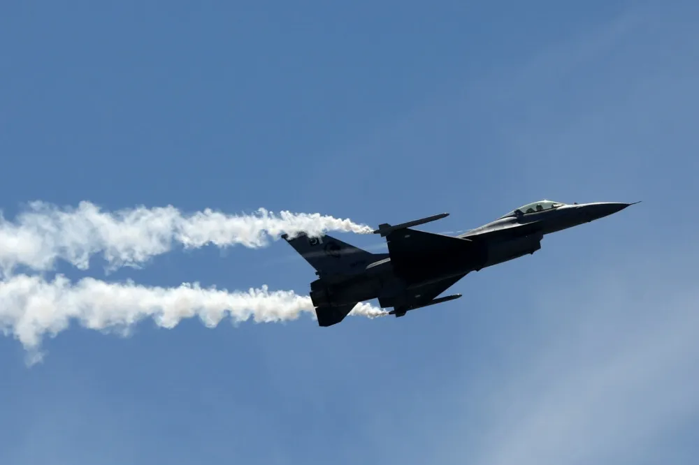 美方調查尚未落幕　印媒盛傳巴基斯坦調F-16戰機中隊進駐邊境
