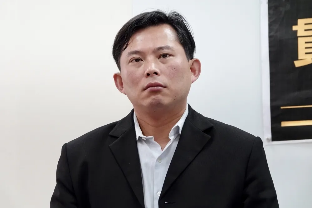 台大教授違法兼職中國企業董事　黃國昌：教育部別再包庇