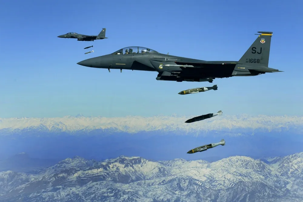 力促軍方採購F-15X戰機　美代理防長沙納漢遭質疑替波音「關說」