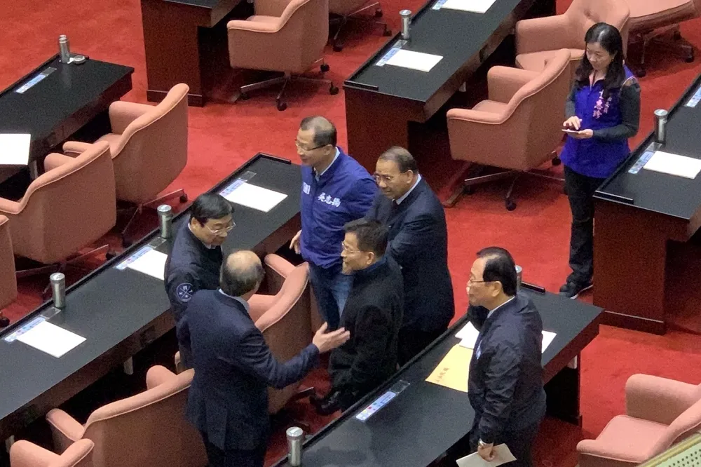  【同婚大鬥法】無異議！　反同「公投第12案施行法」草案逕付二讀