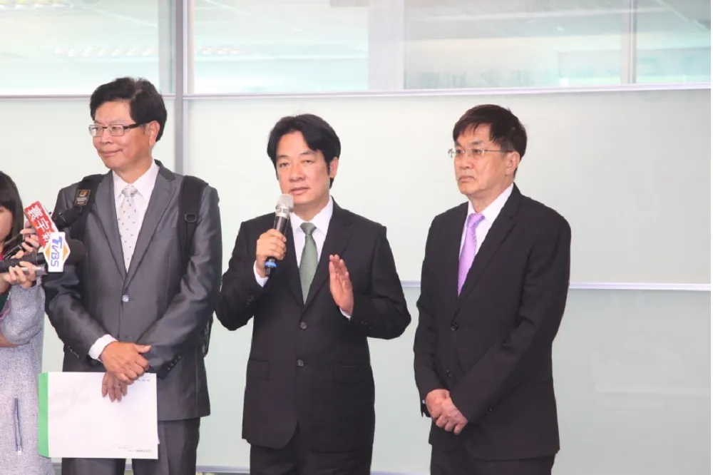 【內幕】蔡、賴爭總統初選提名基層陷焦慮　立委串連各派系挺英