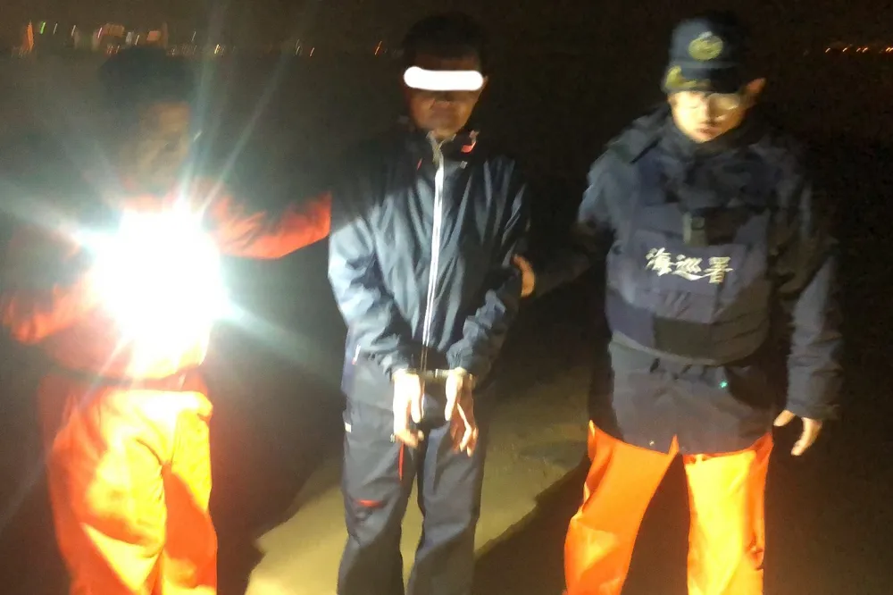 疑避禍　台商搭快艇偷渡回金門遭逮