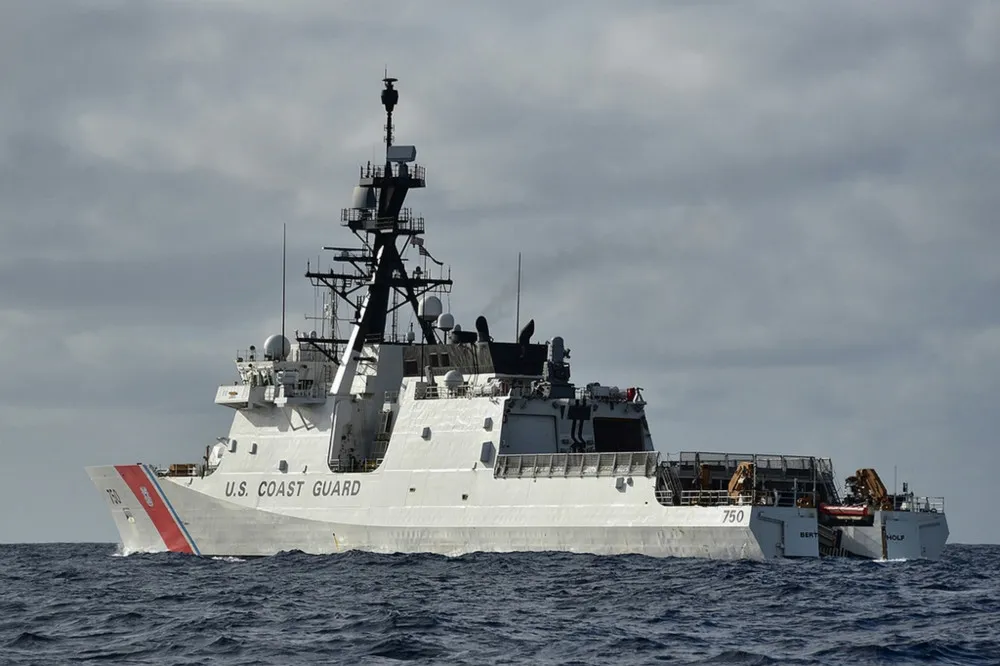 【嚴防走私貿易】執行聯合國制裁　美軍巴索夫號緝私艦赴東海監控北韓漁船