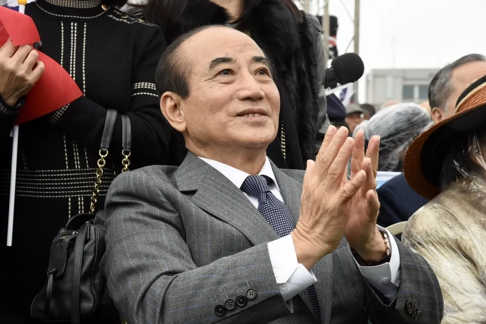 藍總統初選制度喬不攏　王金平聳肩搖頭：讓人無所適從