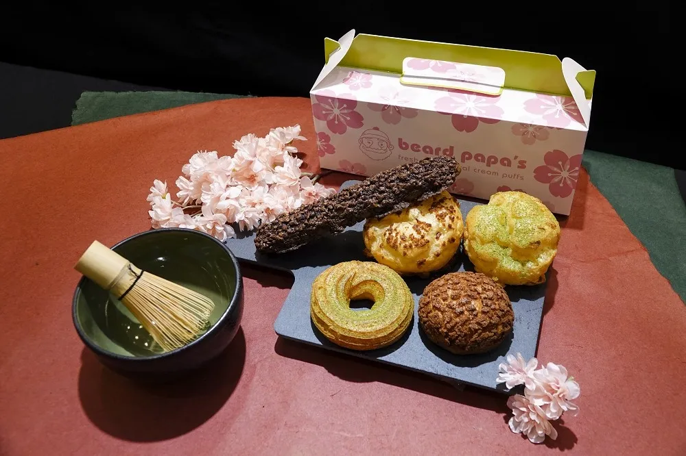 【有片】beard papa X nana’s green tea 限量推出「極致抹茶泡芙」！五種人氣派皮搭配夢幻春季包裝