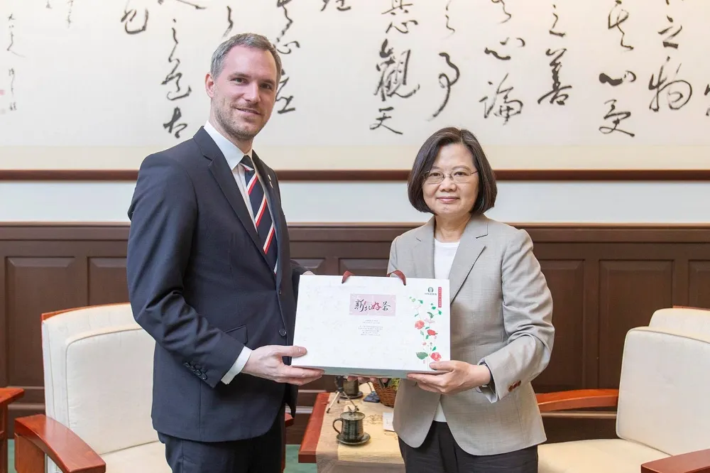 【人權比貓熊重要】「最帥」布拉格市長挺台　蔡英文：非常感謝