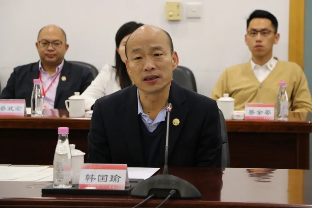 表態反對一國兩制　韓國瑜「摸心臟」宣示：我熱愛中華民國
