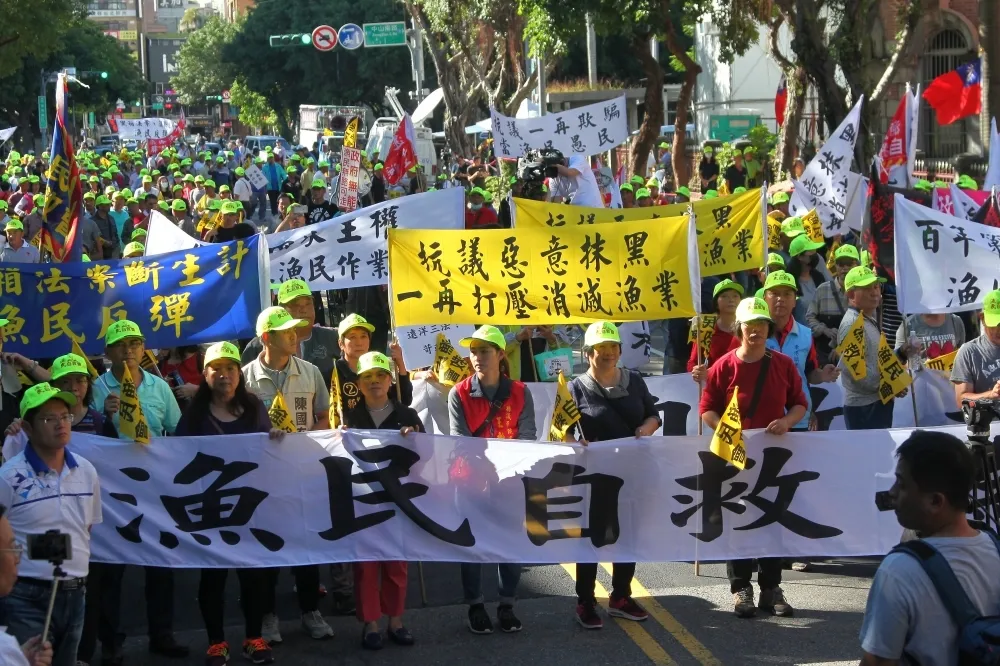  【漁業黃牌摘不掉】國際施壓、漁民怨1.5億罰單　蔡政府遭夾攻恐衝擊2020