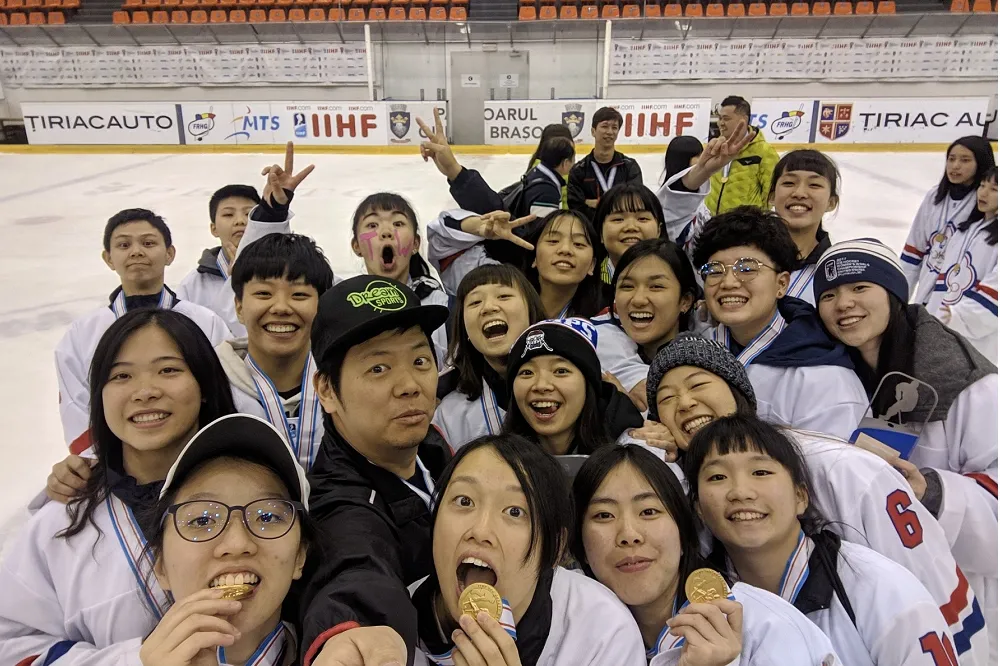 台灣女子冰球隊擊退強敵冰島　奪首面世界錦標賽金牌