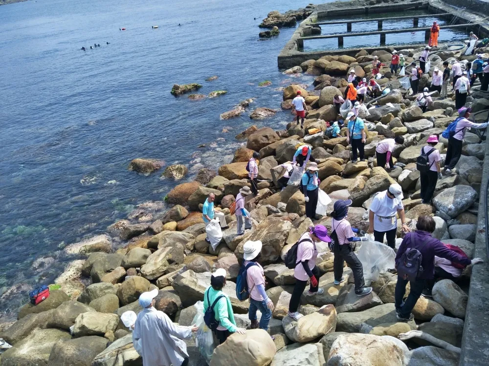 慶佛誕 吃素養慈悲 反毒大健行