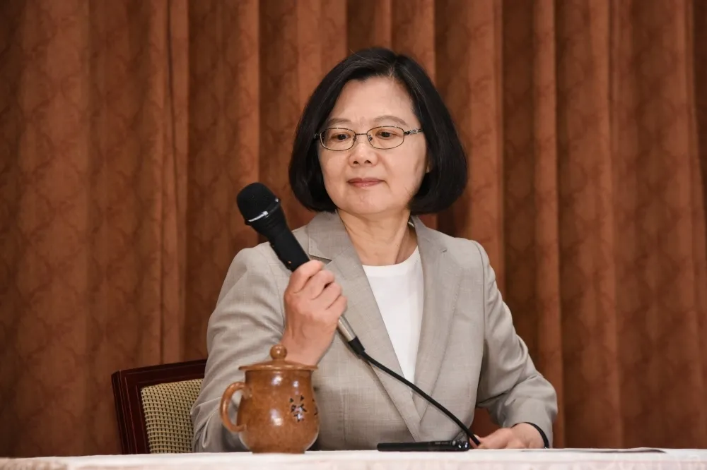 【英德大戰延燒】小英攤牌「要退還是合作」　中執會10日將通過延長協調