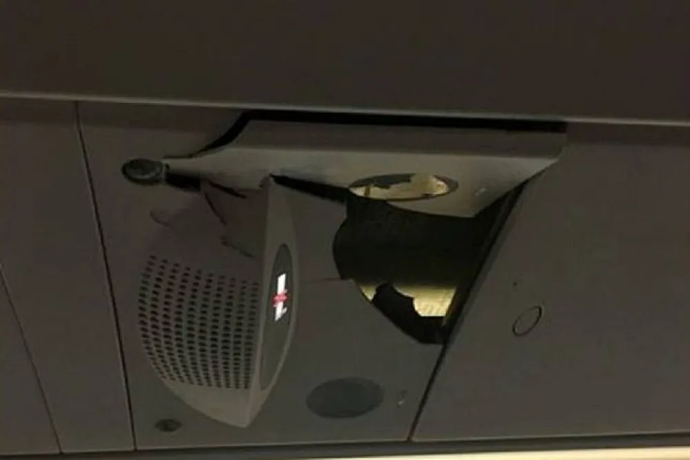 全亞航遇亂流旅客頭撞破機艙　網友爆：很多台灣團都有人受傷