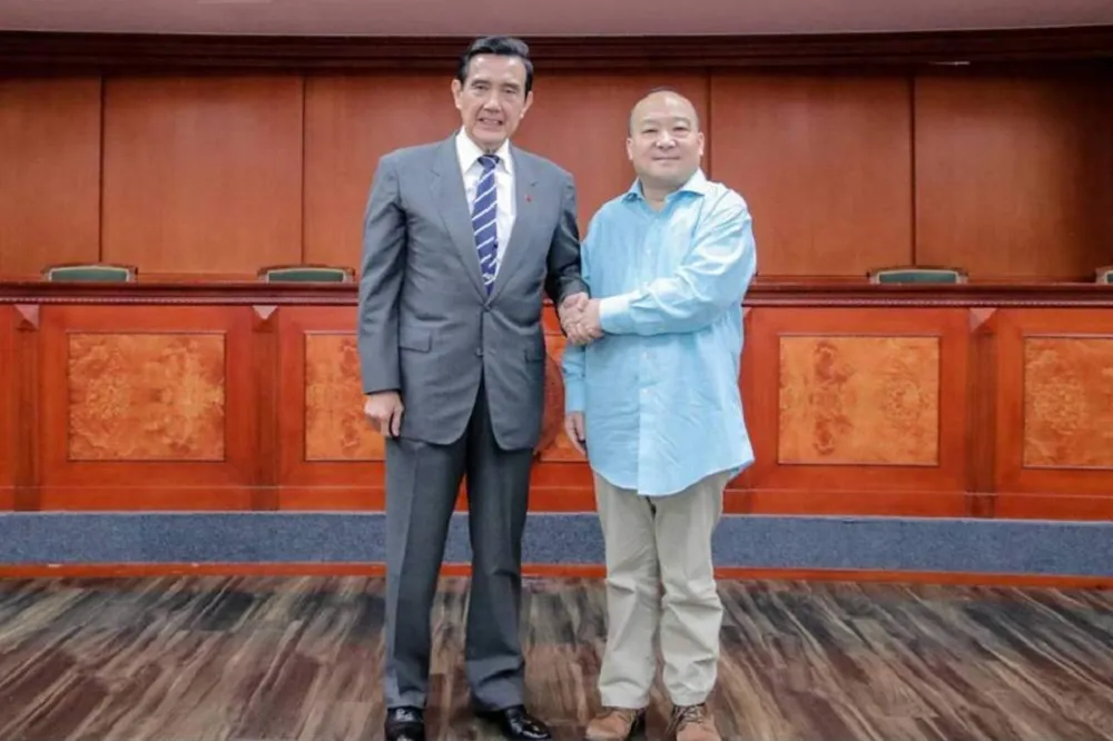 王浩宇貼合照影射與李毅私交　馬英九駁：抹紅伎倆令人不齒