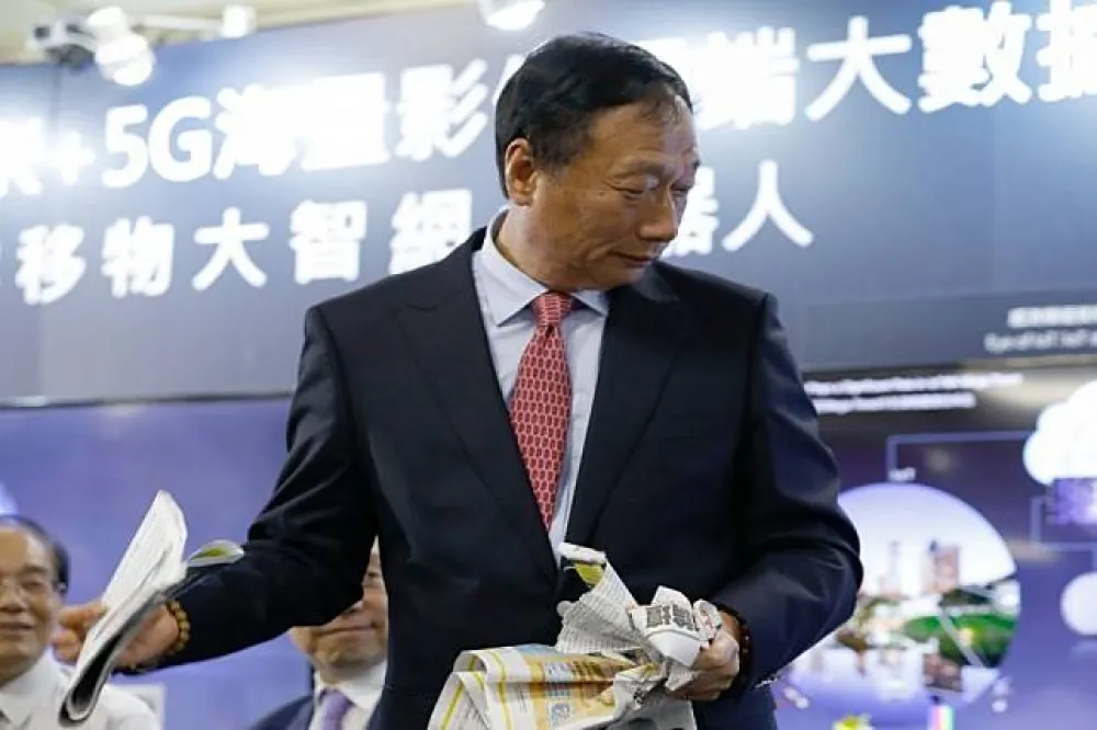 《日經亞洲評論》專訪　郭董：半年後就不買東芝記憶體部門了