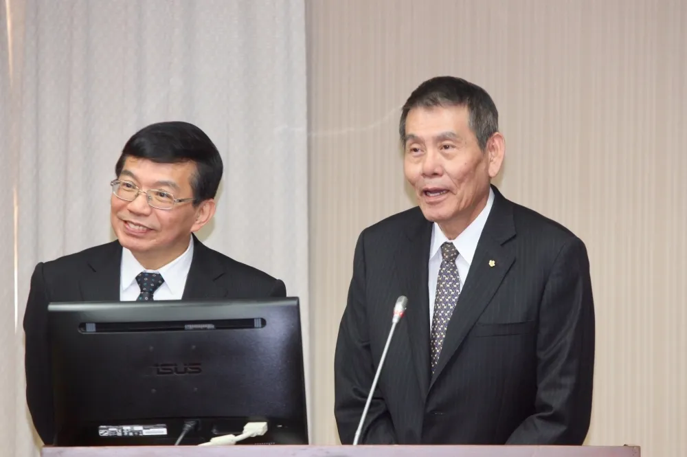 獨董違規加薪六成月領8萬　華航：5月董事會調回