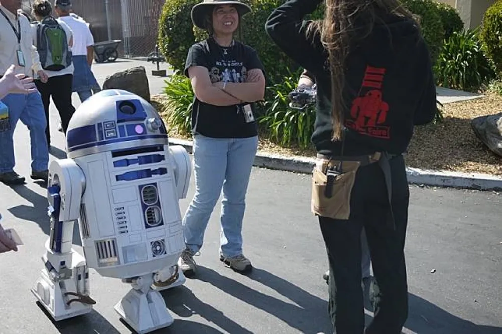 《星際大戰》R2-D2道具以近三百萬美元價格售出