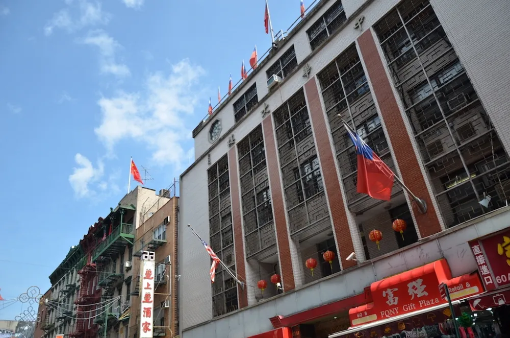 李濠仲專欄：「華僑」升五星旗反台獨　順便了結中華民國