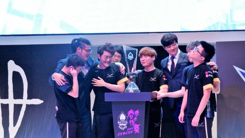 【英雄聯盟】春季總決賽Game3：歷經換血低潮　閃電狼再度重生獲七連冠