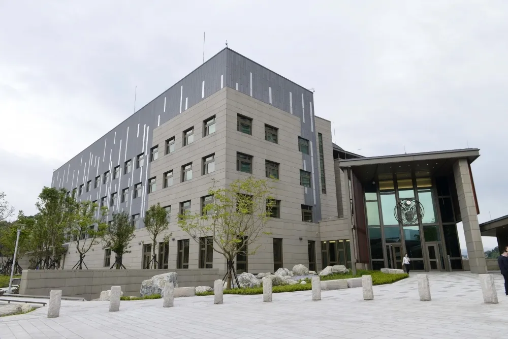 AIT臉書轉載香港中聯辦說法　只有一國沒有兩制是「令人憂心的真相」 