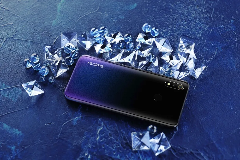 realme攜手PChome 24h 購物、momo 購物網、蝦皮商城　推首款產品「realme 3」