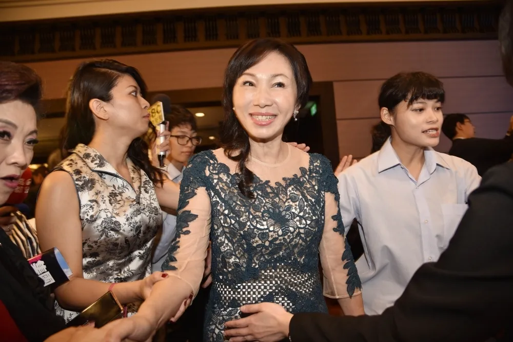談韓國瑜參選2020　李佳芬：背後被開槍的感覺很不舒服