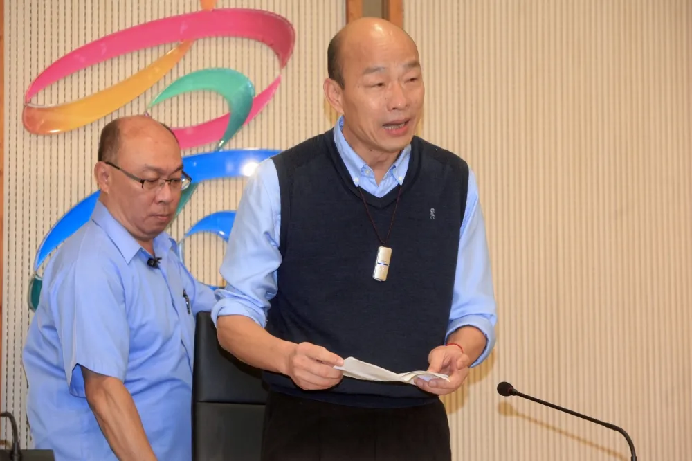 韓國瑜聲明翻譯年糕：「我想選總統，但不想參加初選，請徵召我」