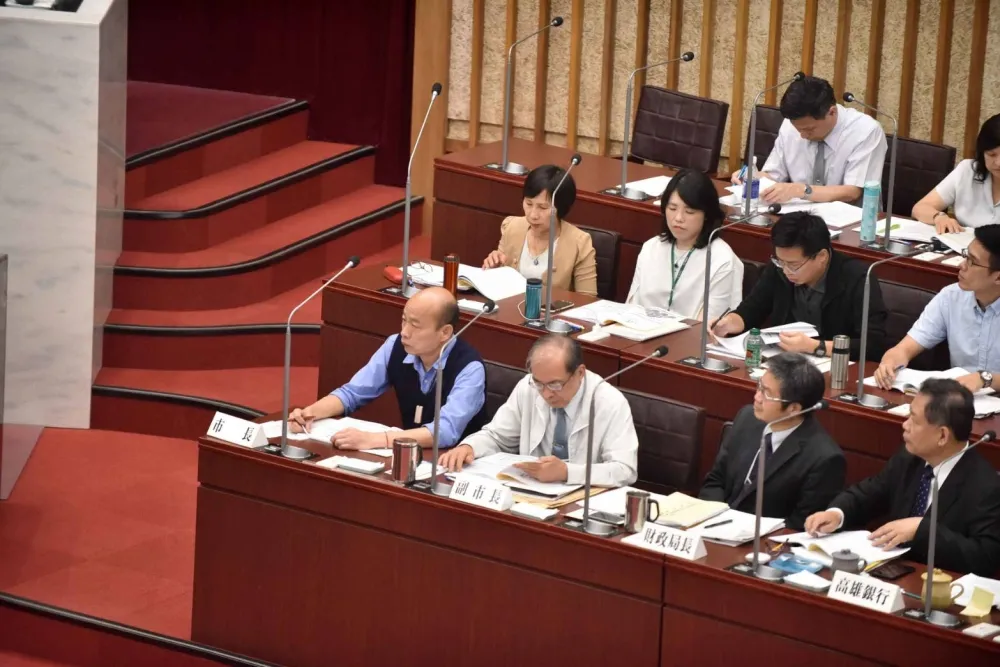 韓國瑜出席慶富專案報告　民進黨議員轟「政治審判大戲」