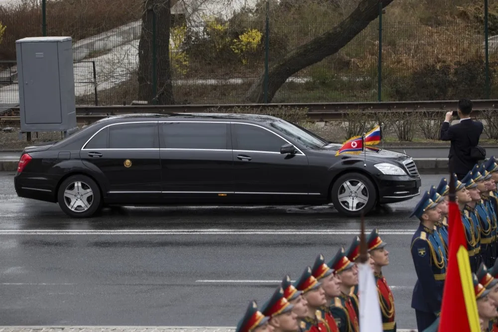 遭聯合國制裁卻仍擁豪華名車　戴姆勒：不知金正恩座車從何處來