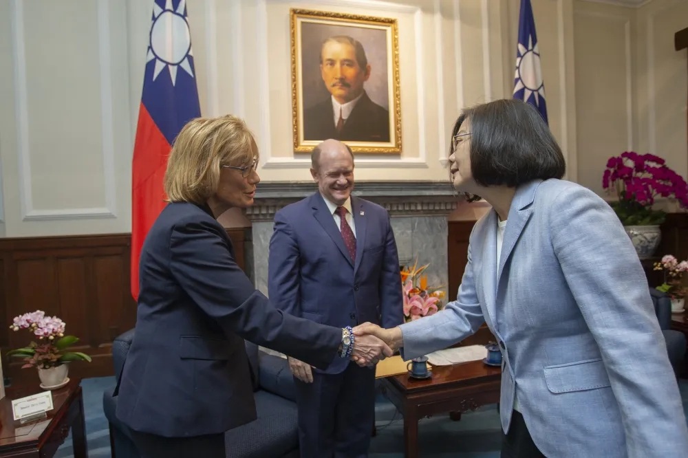 蔡英文接見美參議員訪團　感謝美國持續強化對台軍售