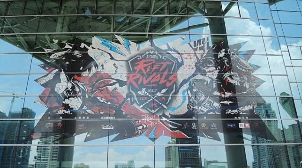 【亞洲對抗賽Day1】小編帶你逛場館　快速導覽場內外焦點！