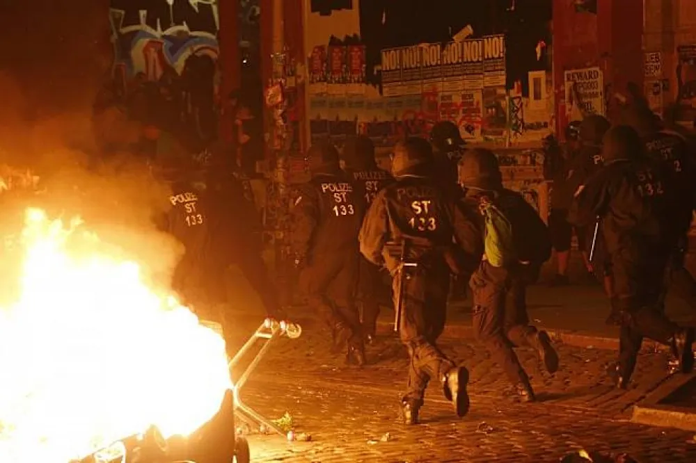 【G20漢堡峰會】開幕前警民暴力衝突　川普梅克爾互動成焦點