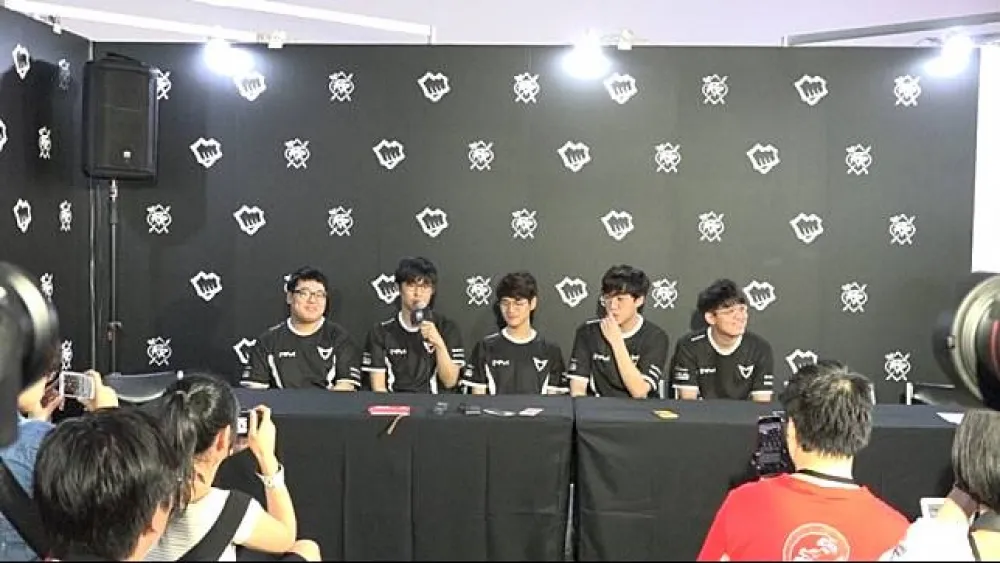 【亞洲對抗賽Day1】SSG賽後聯訪：LCK賽區對遊戲的理解遠高於其他賽區
