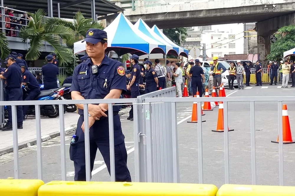 【僵持4小時】南鐵地下化強拆喊卡　鐵道局：溝通協調後再作業