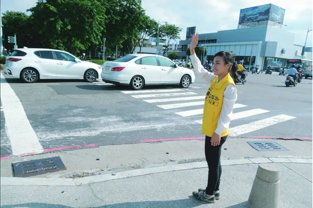 韓國瑜直播回應自經區　黃捷酸：找市民討拍不如實際解決