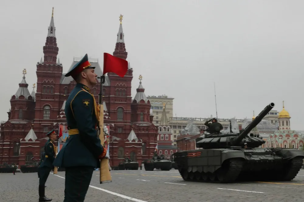 齊聚T-14、T-34、T-72坦克於紅場　俄羅斯舉行「勝利日」74週年閱兵