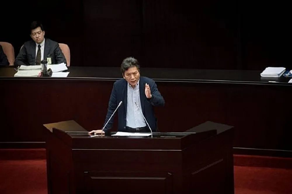 不願簽國民黨「李來希版」年改釋憲　親民黨提自家版護軍警