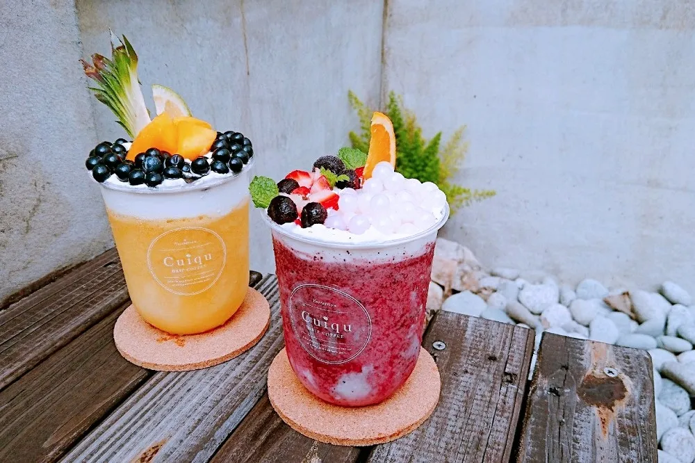 奎克咖啡夏日限定「解憂冰菓室」開幕！喝水果冰沙玩解憂幸運籤　5/10~5/17 限時買一送一