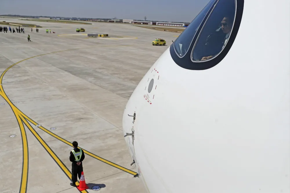 四大航空派出747、A380和A350機型　北京大興新機場完成初步「實機試飛」