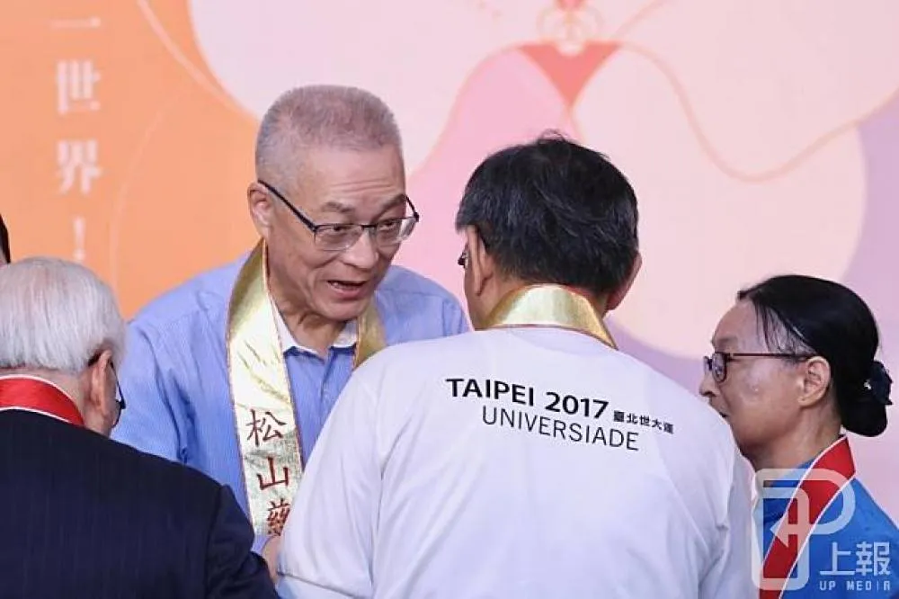 回應張亞中「軟弱說」　吳敦義：他的話聽聽就好
