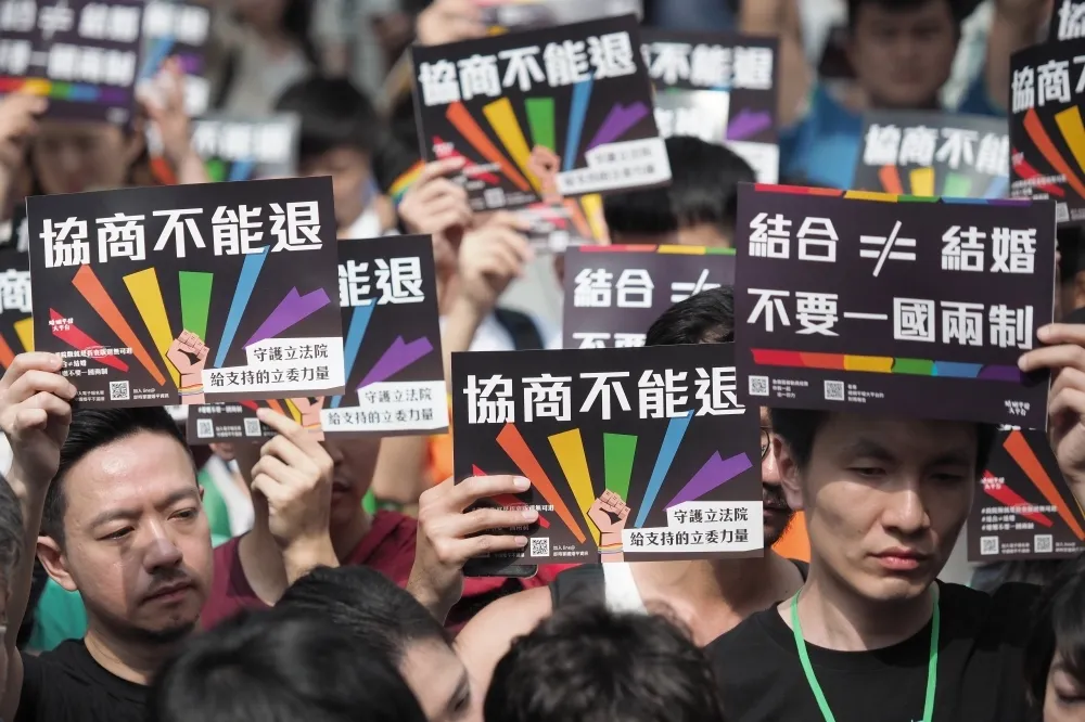 【同婚協商】賴士葆撂話「全案保留」後離席　朝野無共識待表決