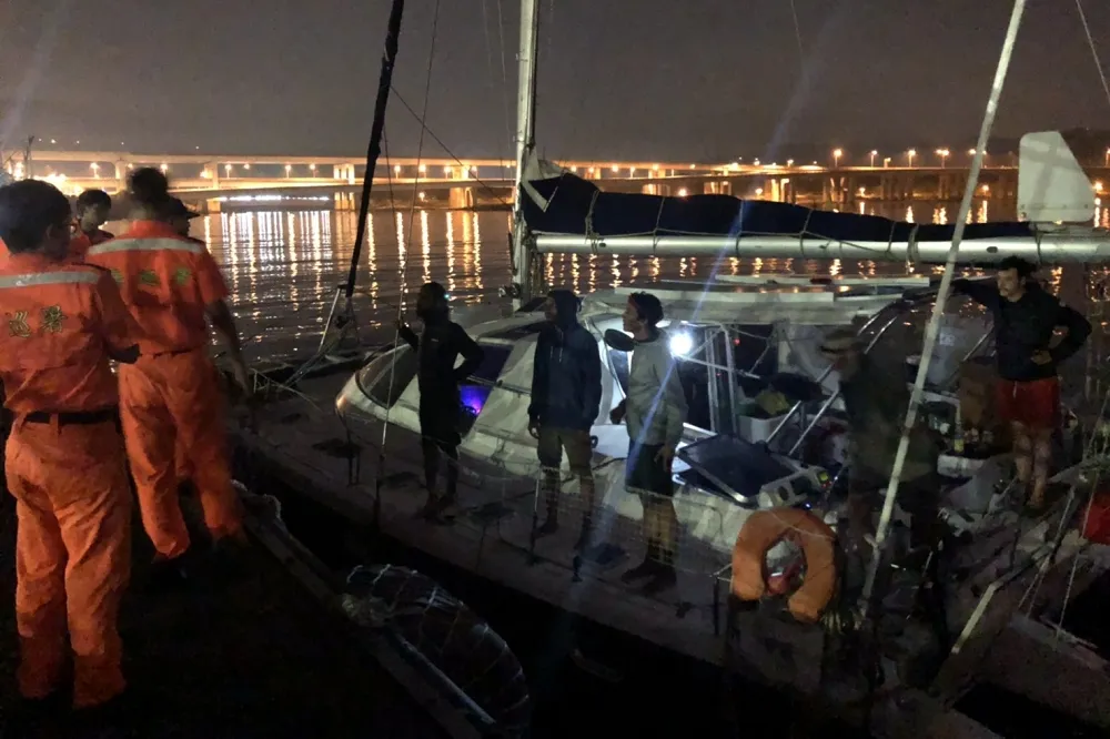 法國帆船奇幻漂流　環遊世界「迷航」淡水港　