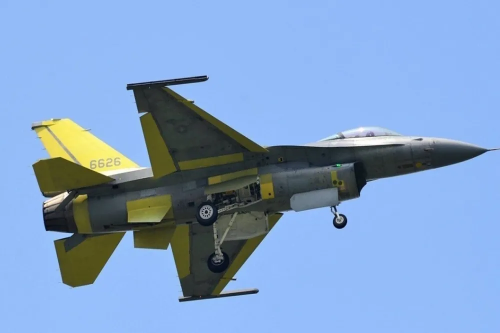 國防官媒「說溜嘴」　F-16V有望在28日漢光演習戰備道亮相