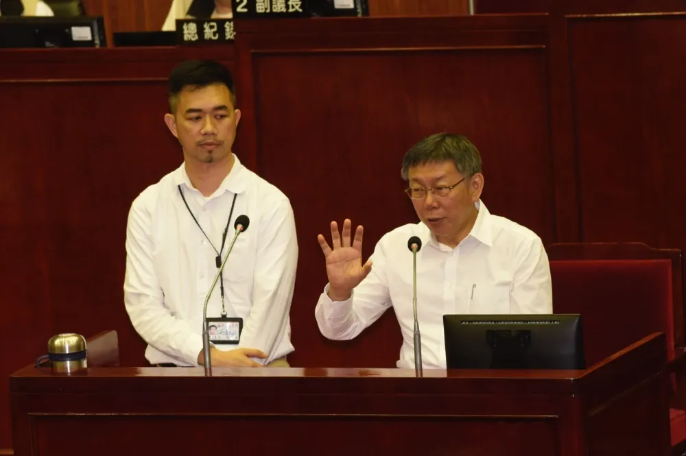 【直播】柯文哲市政專案報告　選不選總統成質詢焦點 