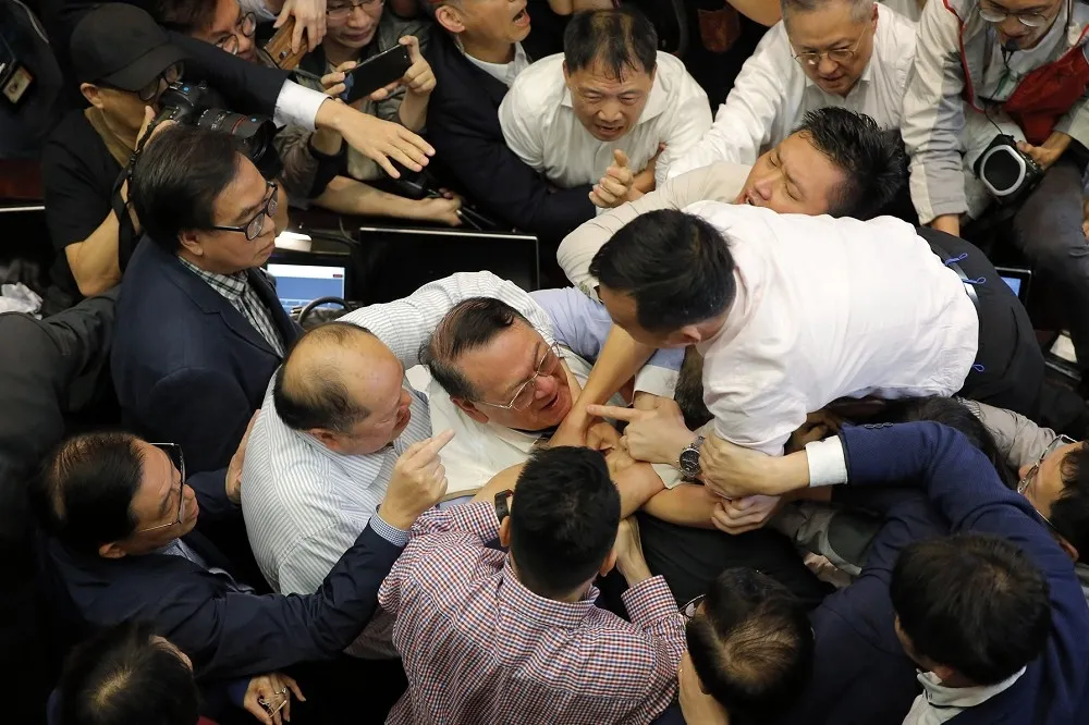 香港《高教公民》：「送中條例」送走學術自由